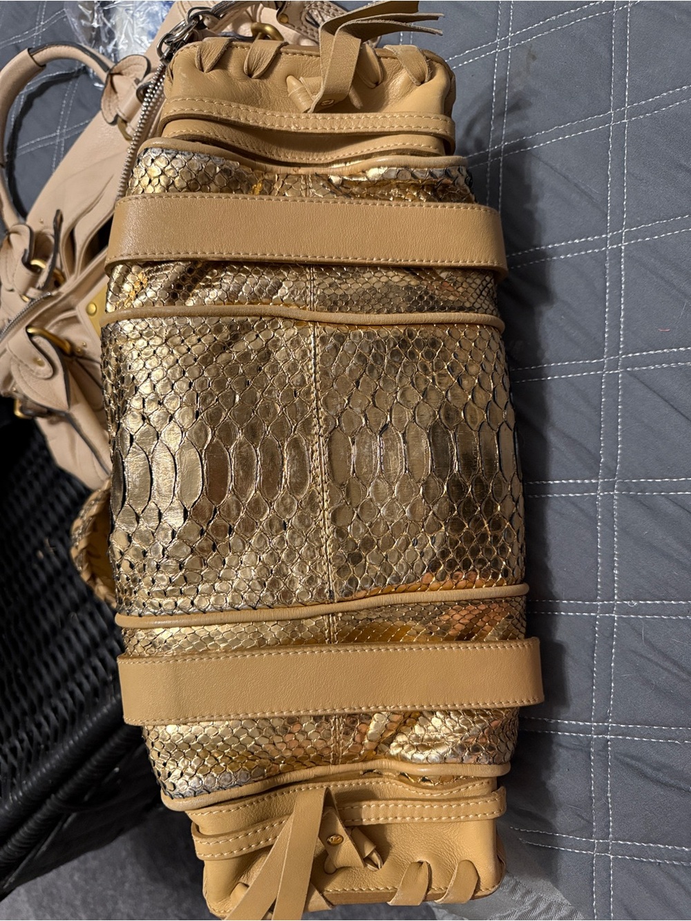Chloe’ Gold Python Silverado Handbag Exquisite Vintage As New with Dust Bag - Picture 9 of 16